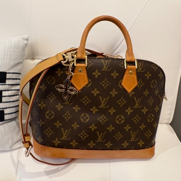 Authentic Louis Vuitton Monogram Alma Hand Bag Purse Crossbody & Charm & Twilly - Picture 10 of 15